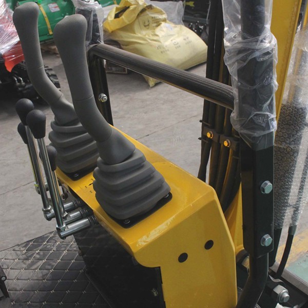 Quality SGS Water Cool Small Household Excavator Lifting ISO9001 Super Micro Digger for sale