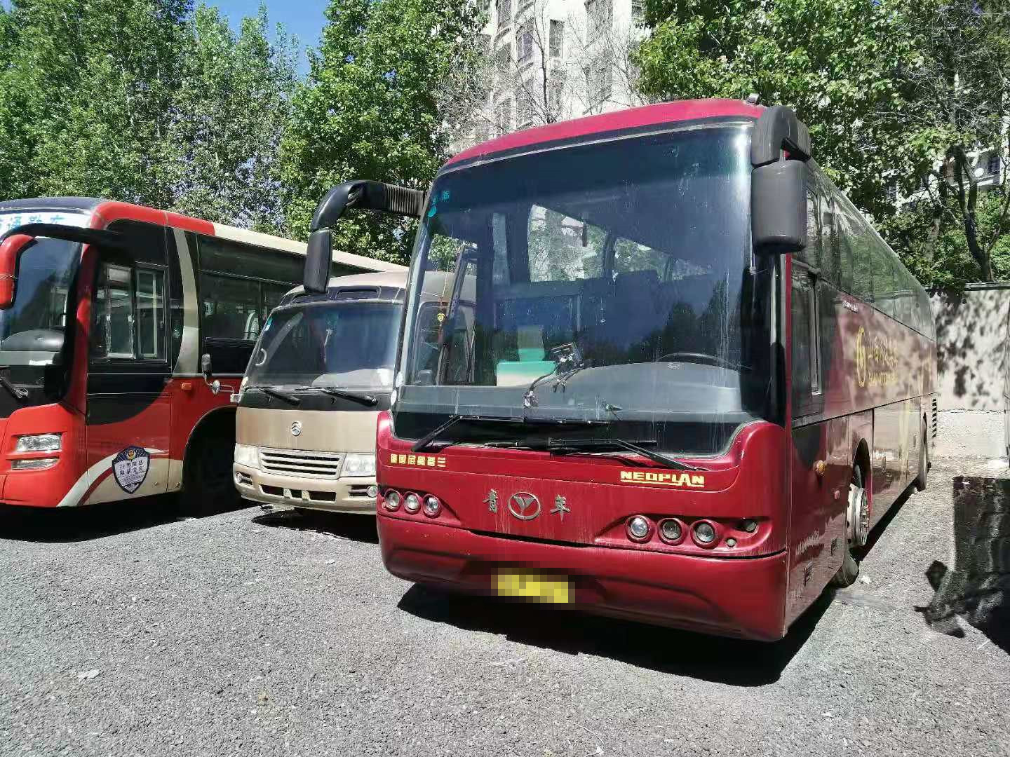 China JNP6122DEB Youngman Tourism Used Passenger Coach Bus 2013 Year 48 Seats Left Hand Steering factory