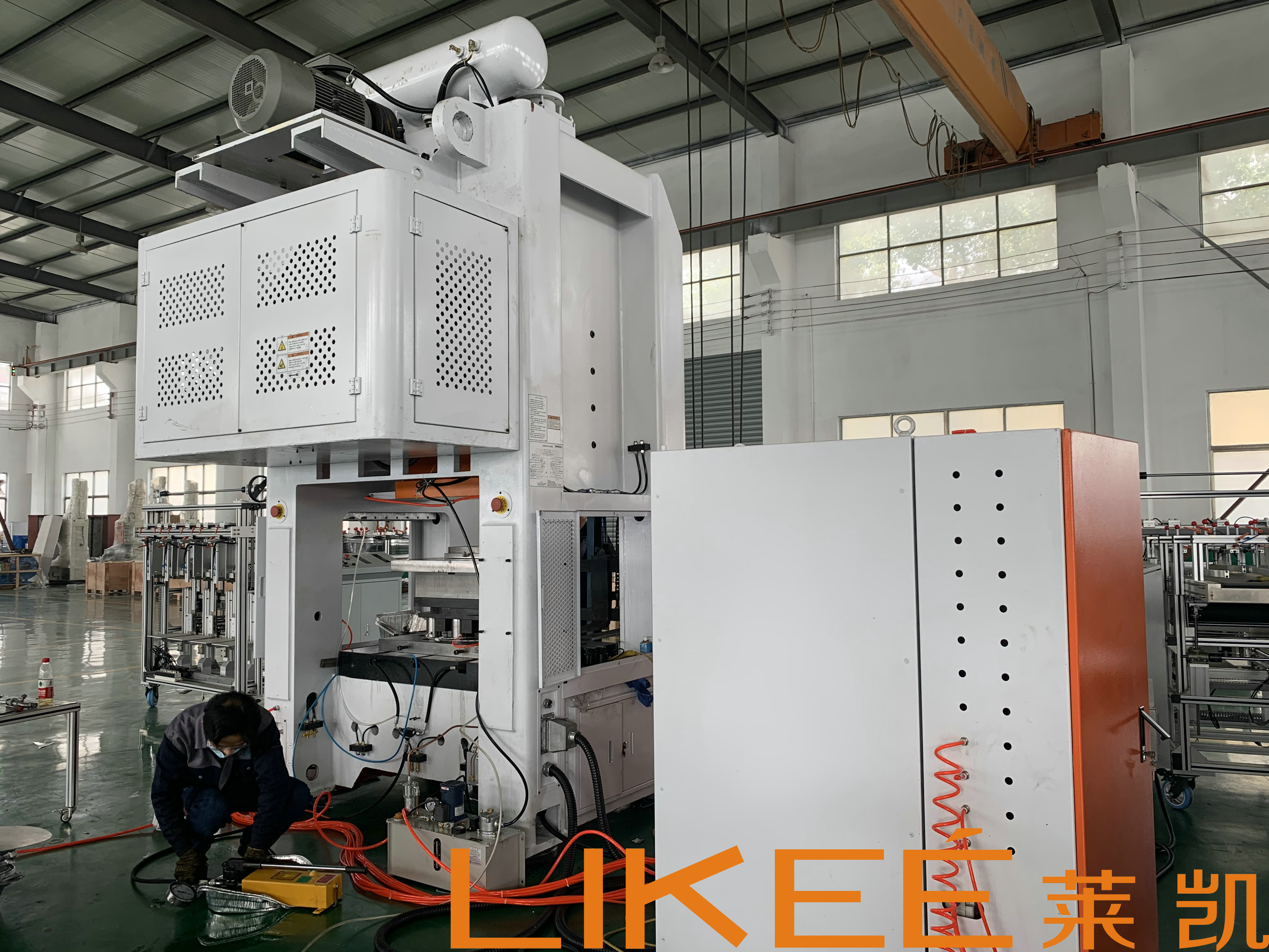 China 15000pcs/H  High Production Capacity Aluminium Food Container Making Machine factory