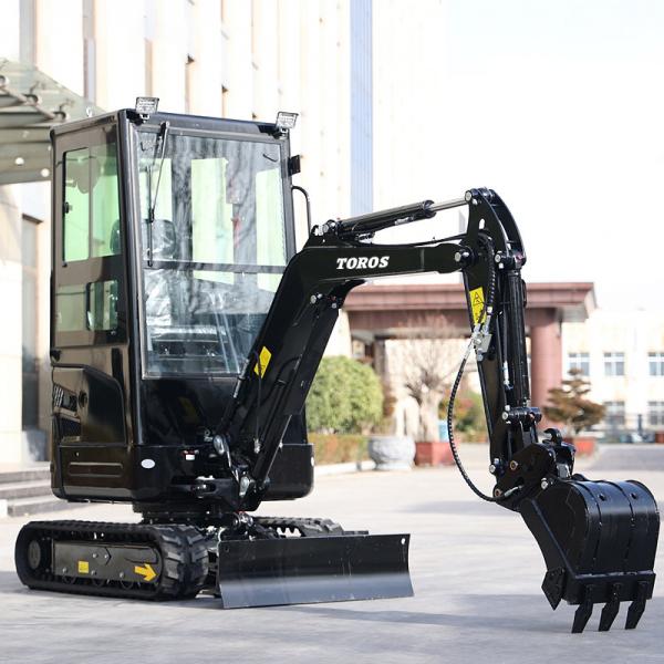 Quality 11.8KW 2600rpm 1.8 Ton Mini Excavator Small Digger Machine For Farm for sale