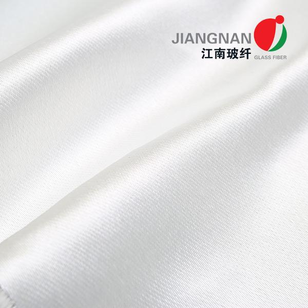 Quality 0.6mm Corrosion Resistance 666 Fibre Glass Fabric High Intensity Fiberglass Boat for sale