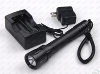 China Zoomable Led Flashlight With 1800 Lumens, Portable Cree Led Flashlight Torch factory