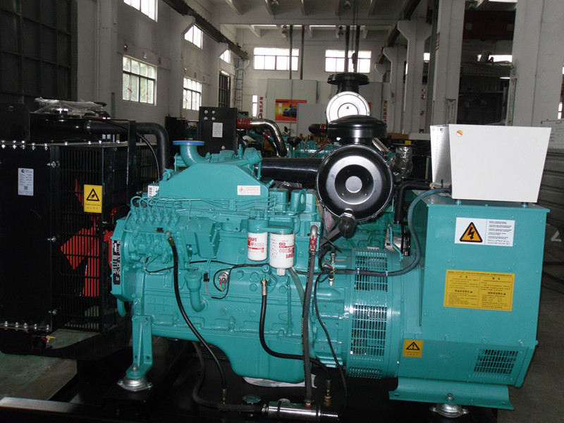 China Skid mounted196kw Cummins diesel generator power stamford auto changeover switch factory
