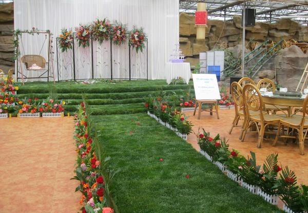 Quality Dedicated Courtyard Indoor Artificial Grass Carpet Environment Friendly for sale