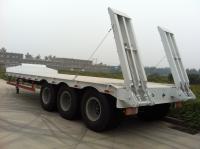 China 13000M 3 Alxes Lowbed Heavy Duty Semi Trailers 50-60T 12 Tires With 2 Legs factory