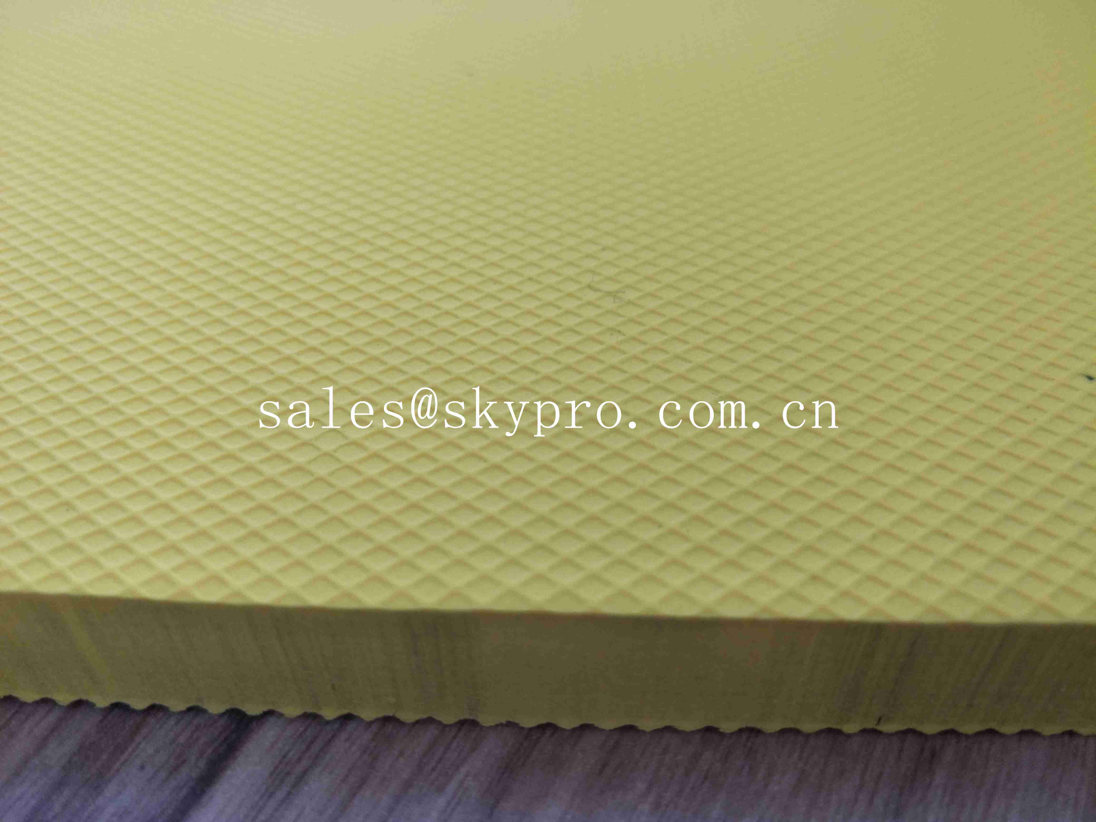 China Multi Color Eco - Friendly EVA Foam Sheets With Pattern Skid Resistance factory