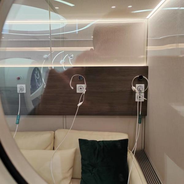 Quality 4 - 6 People 1.3 ATA Hyperbaric Air Pressurized Cube M Hyperbaric Healing Treatment for sale