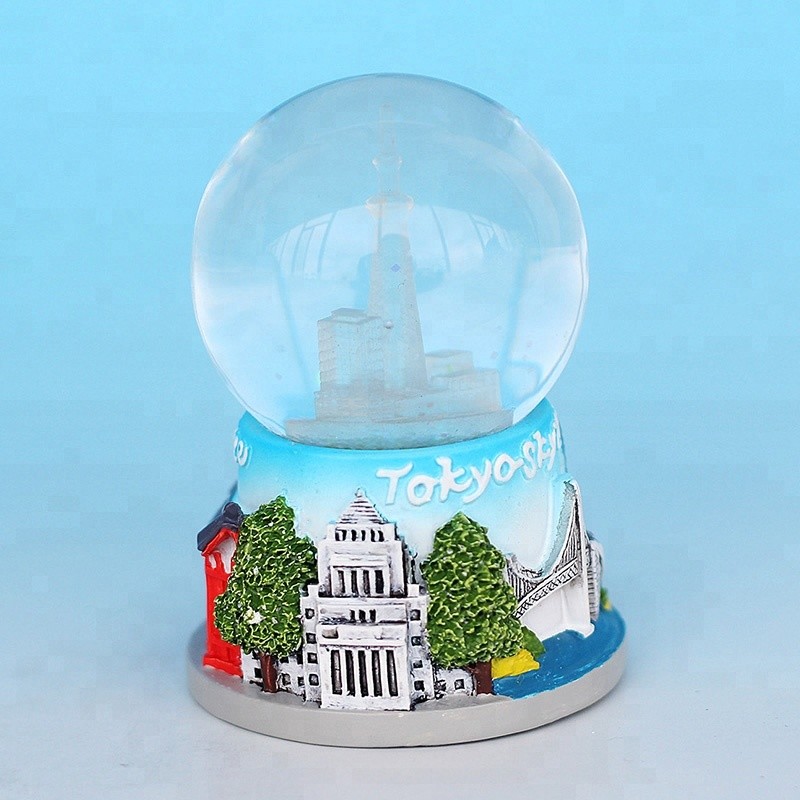 China Japan Tokyo Souvenirs Snow Globe Resin Tower Craft 45mm Small Snow Ball Gifts For Child factory