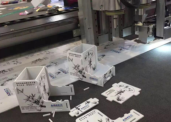 China Forex Sign Foam Cutting Machine , Digital CNC Cutter Plotter Machine factory