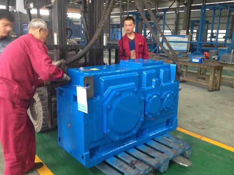 China Bevel Helical Industrial Gearbox Reduction Gear Box transmission gear reducer heavy duty gearbox factory