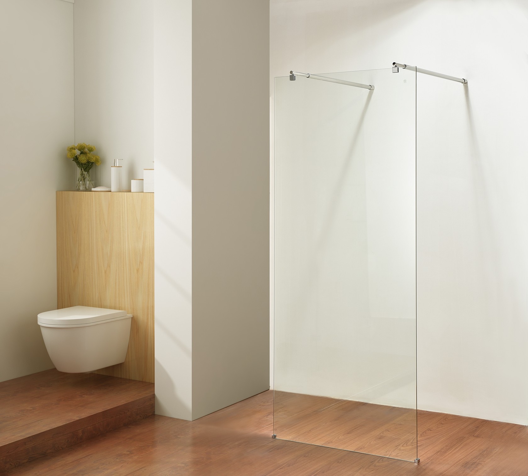 China 8mm 600x2000mm Pivot Bath Screen Tempered Safety Glass for sale