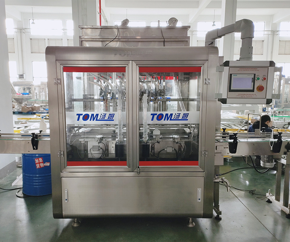 China 100ml-1L 8 Nozzles Automatic PLC Controlled Chemical Packaging Machine For Ethyl Alcohol factory
