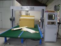 China 6KW Belt Conveyor Table Flexible Polyurethane Oscillating Blade Cutting Machine 1800KG factory
