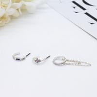 China Silver Suit Diamond Cartilage Hoop Earrings Princess Cut Diamond Stud Earrings factory