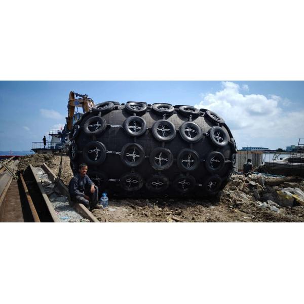 Quality 0.05Mpa Yokohama Marine Fenders For Ship Berthing Protection for sale