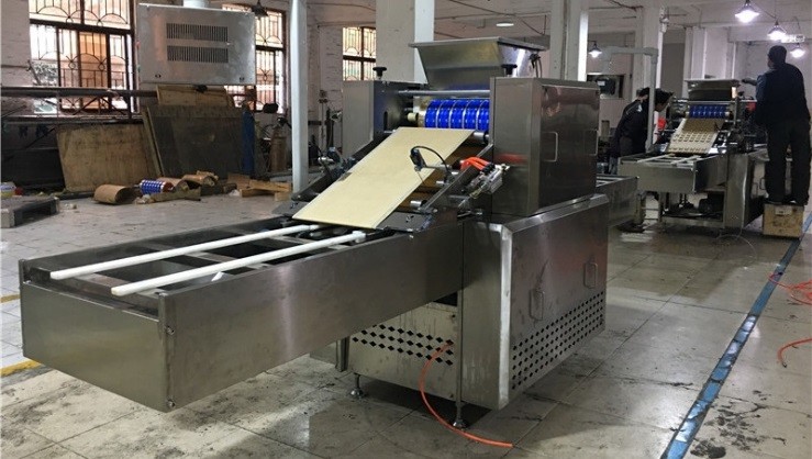 China SIEMESE PLC Control 120kgs/Hr Automatic Biscuits Making Machine factory