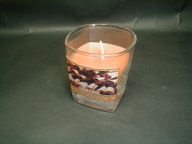 China 100% paraffin wax scented square glass candle with printing label factory