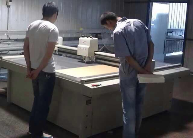 China Pp Corrugated Cnc Cad Sample Maker Cutter Paper Cardboard Cutter Machine factory