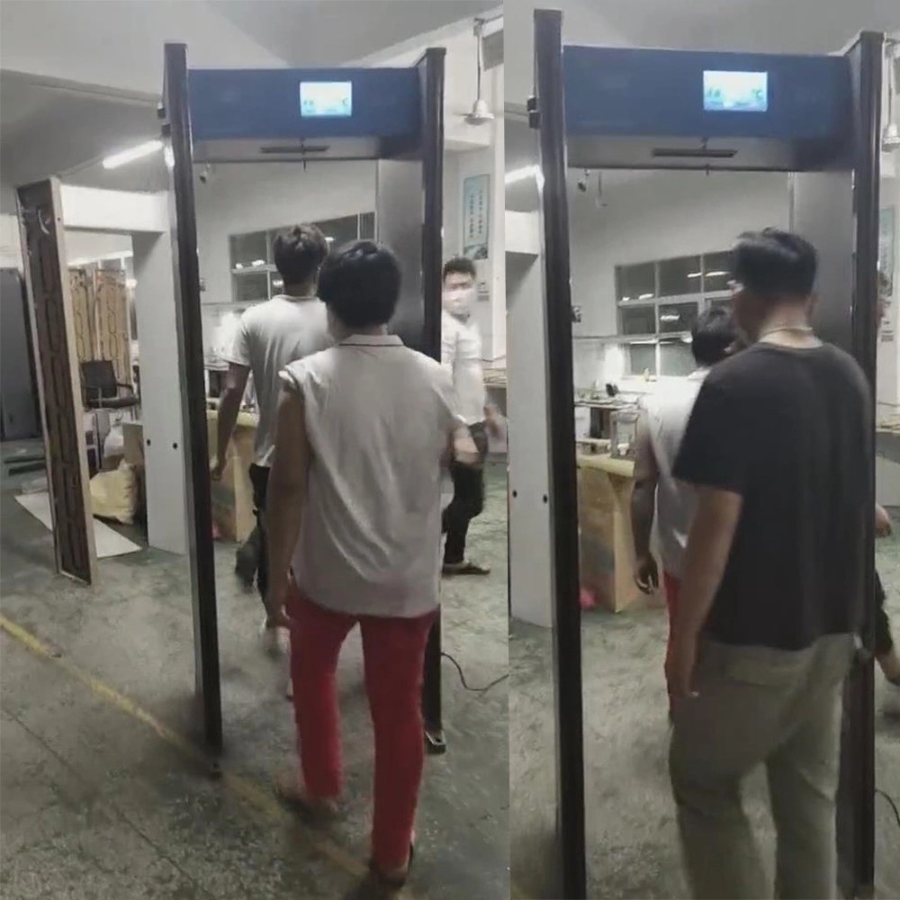 China Fast Pass Door Frame Metal Detector , Walk Through Temperature Scanner Voice Alarm factory