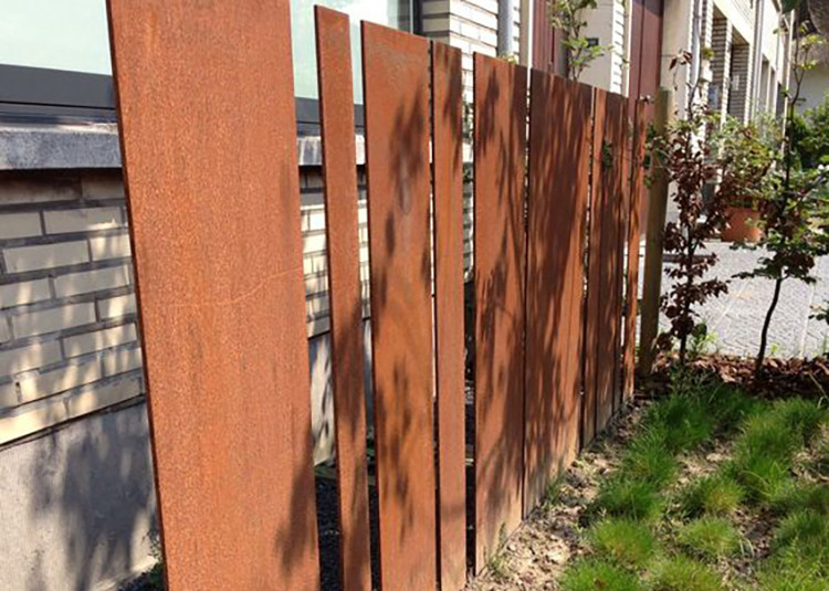 China 2m High Garden Corten Steel Fence Panel Exterior Design for Residential factory