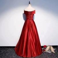 China Red Romantic Floral Embroidered Evening Gown Machine Washable factory