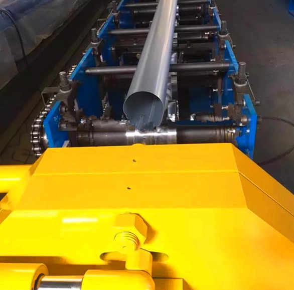 Quality Round Downspout Roll Forming Machine With 10 - 12 Mpa Hydraulic Pressure for sale