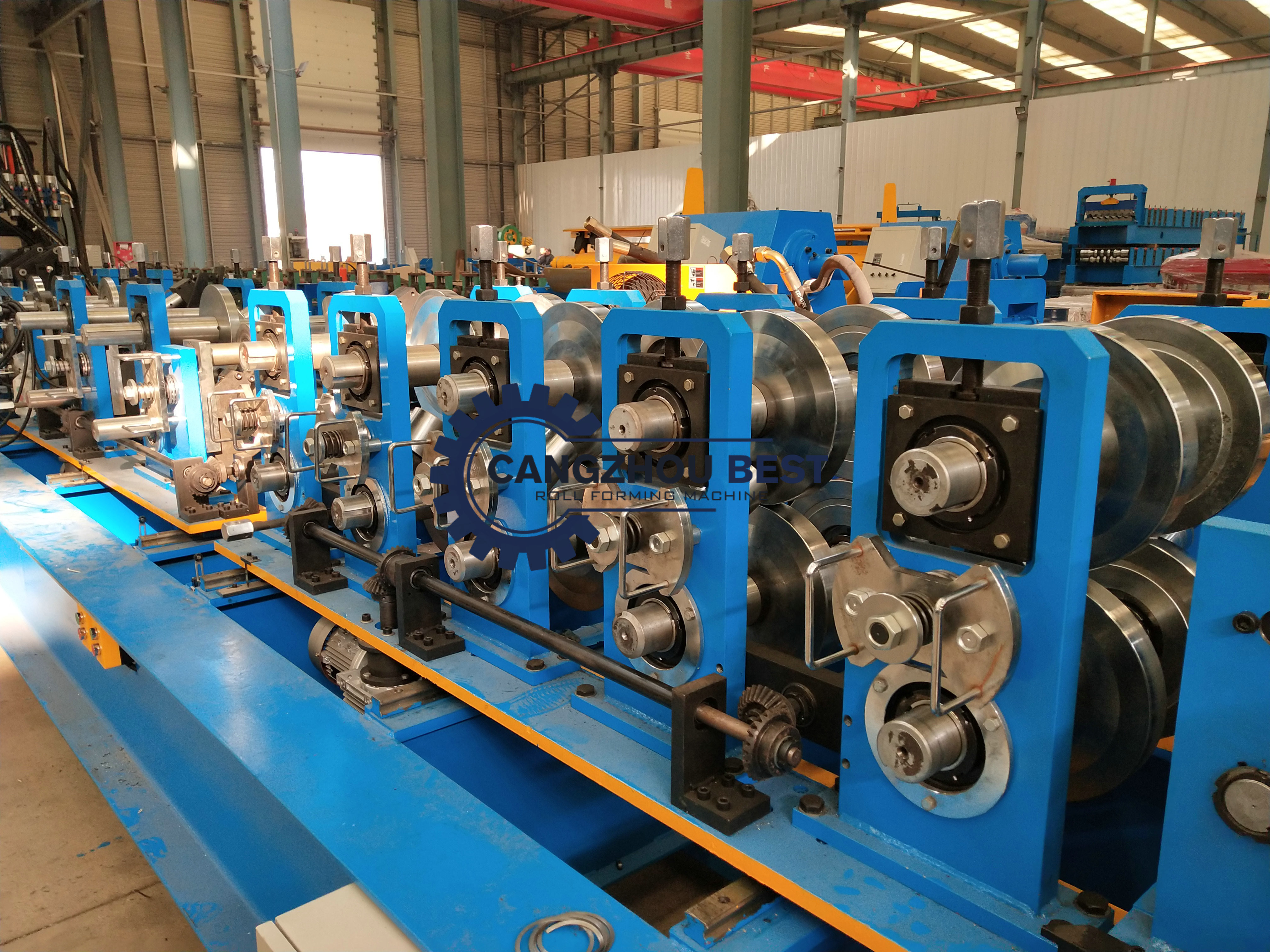 China CZ Automatic Interchangeable Purlin Roll Forming Machine Heavy Duty Design factory