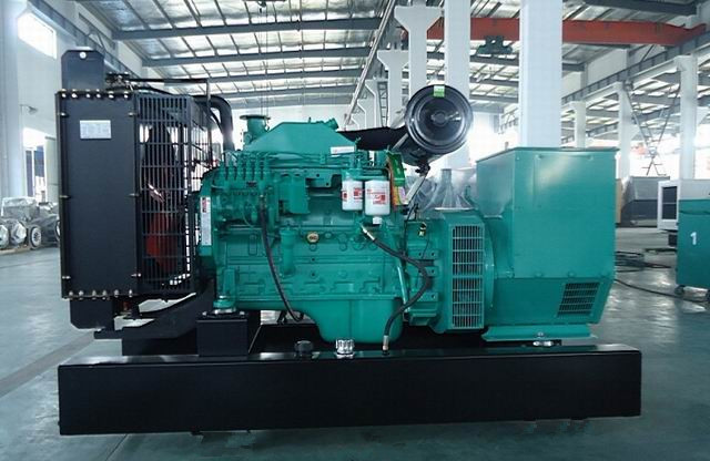 China 1500/1800rpm Cummis Silent Diesel Generator With Com Ap Controller factory