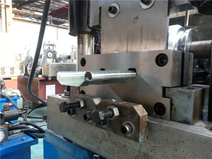 China Galvanized Steel Material Shutter Roll Forming Machine by Chain 14 stations factory