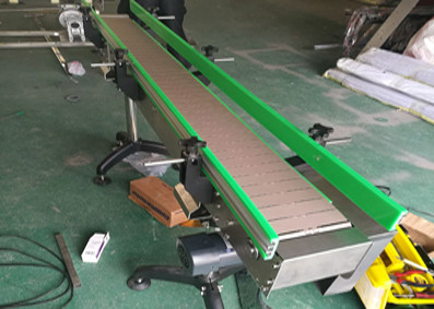 China Customized Slat Chain Conveyor for Vibrating Conveying Lifting factory