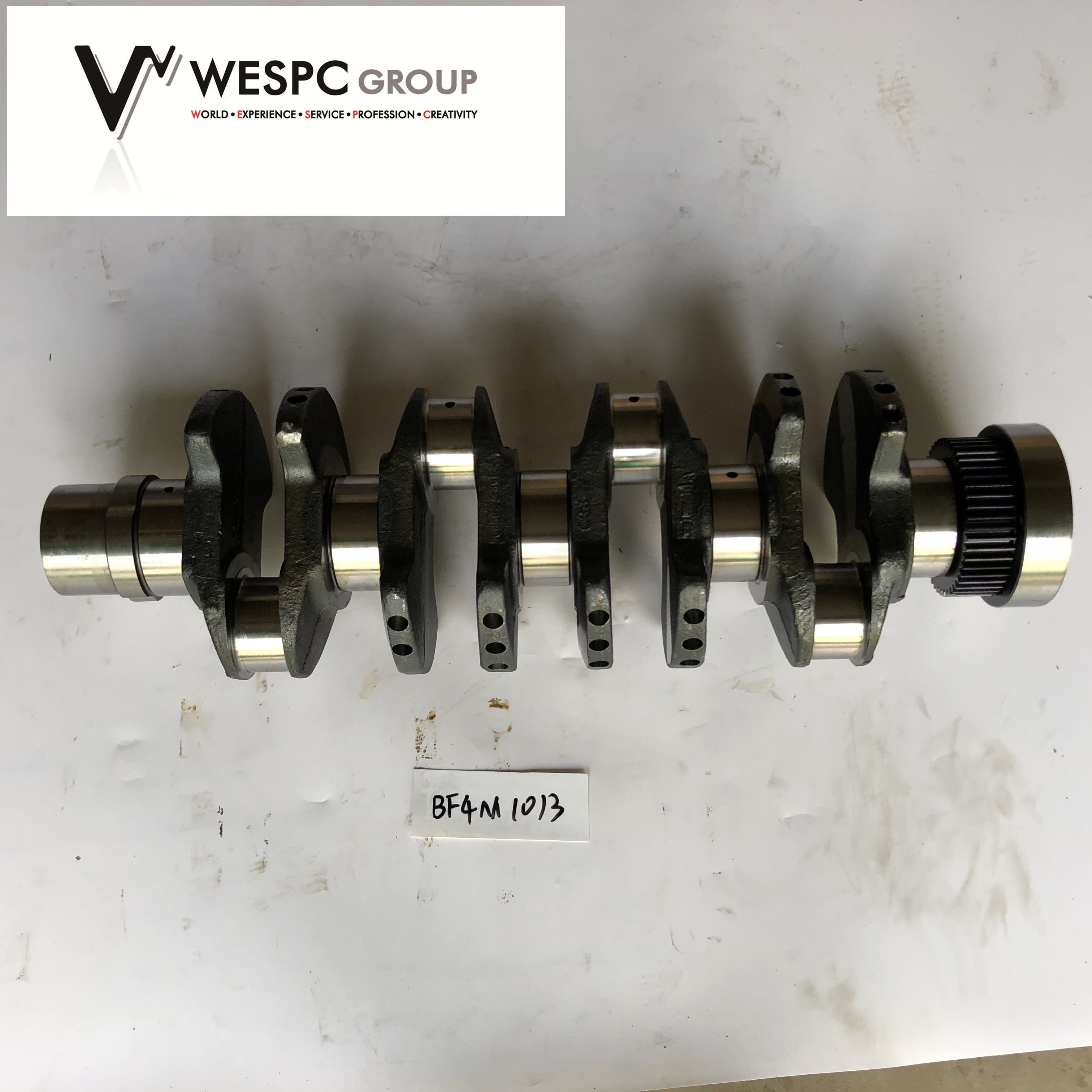 China Cylinder Head Deutz Engine Spare Parts For BF4M1013 Crankshaft 0425 6816 factory
