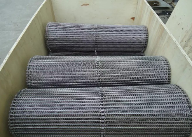 China Spiral Grid Ss304 Mesh Conveyor Belt For Dry Nuts Roasting Machine for sale