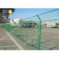 China Barbed Wire Cattle Fence High Tensile Welded Twisted Security Barbed Wire Fencing factory
