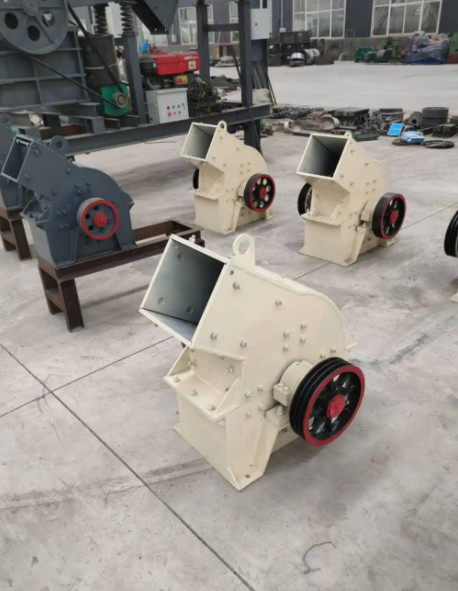 Quality 22Kw Portable Hammer Crusher Machine 25 TPH Small And Medium Sized For Bricks for sale