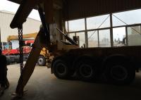 China 37 T Container Side Loader Crane Truck Mounted Crane With Hydraulic System factory