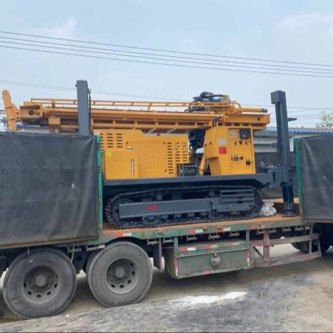 Quality Track Mounted DTH Drilling Machine , Borehole Drilling Equipment 600m Depth for sale