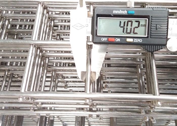 China 16ga X 1/2inch 201 Stainless Steel Welded Wire Mesh Bird Cage Zoo Fence Panels factory