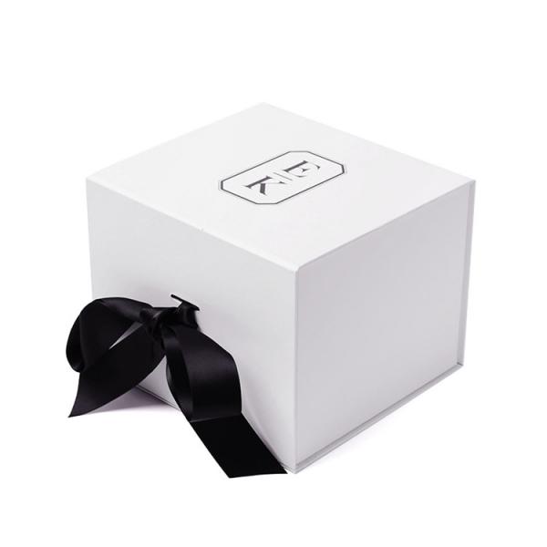 Quality White Square Foldable Paper Gift Box With Magnetic Catch And Ribbon Decor for sale