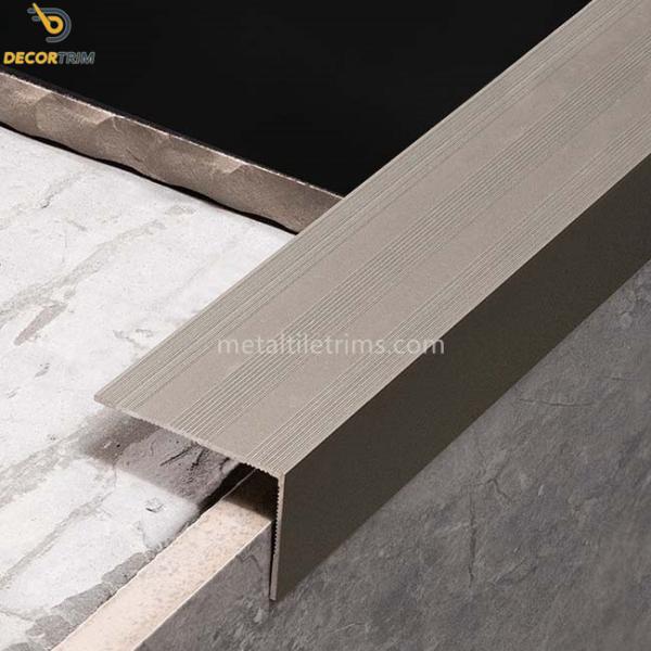 Quality Aluminum 6063 Stair Nosing Tile Trim L Angle 35mm × 24mm Size for sale