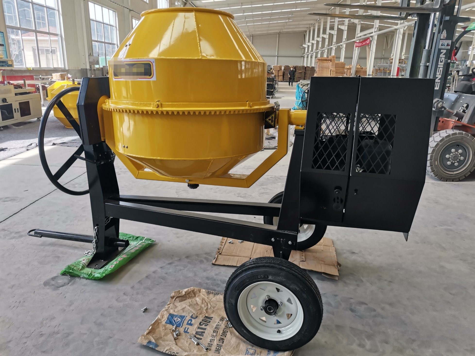 China Wet Construction Cement Concrete Mixer Machine 6.5HP Semi Dry factory