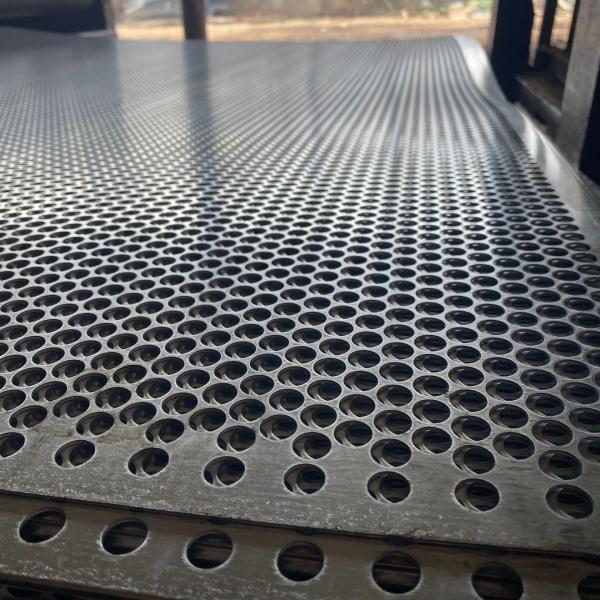 Quality 0.3mm 20ft SUS 304 Perforated Stainless Steel Sheet With Holes for sale