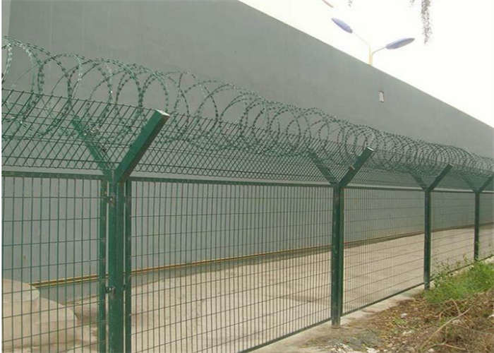 China Prison Isolation Y Post Welded Razor Wire Mesh Fencing 30×60mm for sale
