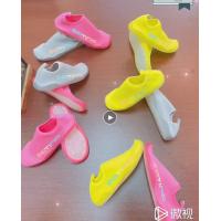 China Neon Lights Night Shining Adult Beach Water Shoes factory