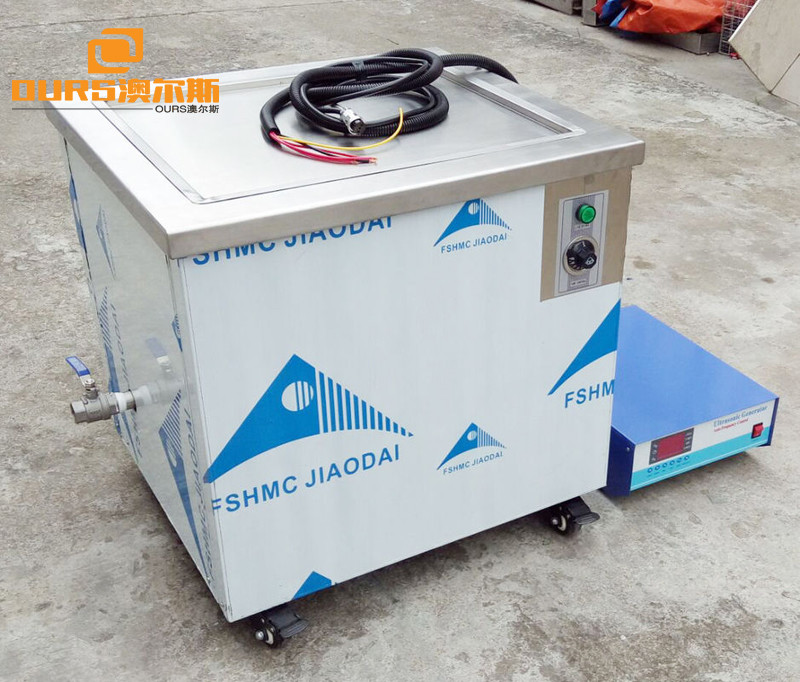 China Large Capacity Ultrasonic Cleaner 900W With Heater For Laboratory / Industrial Cleaning factory