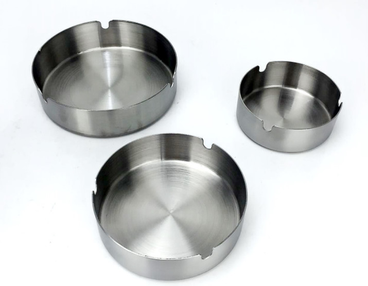 China 0.6mm Custom Tin Cans 12cm Stainless Steel Ashtray Outdoor factory