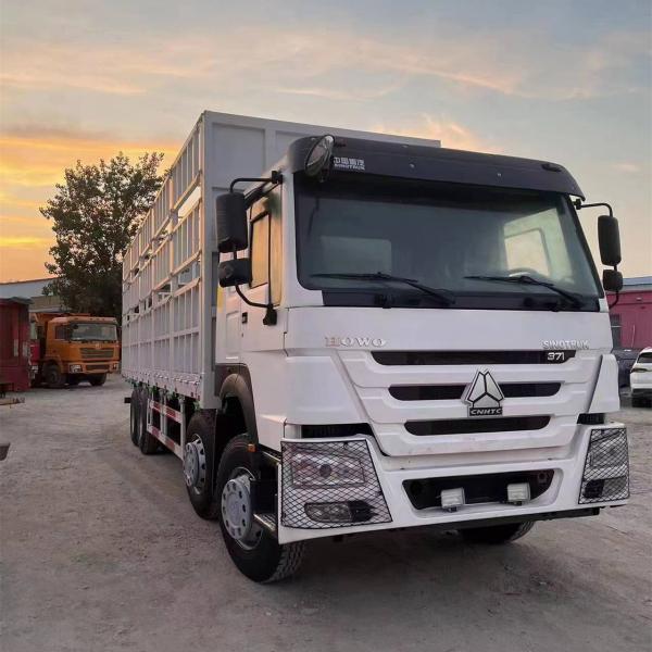 Quality Manual Transmission Used Cargo Trucks With Euro2 Emission And Capacity Of 10-50 Tons for sale