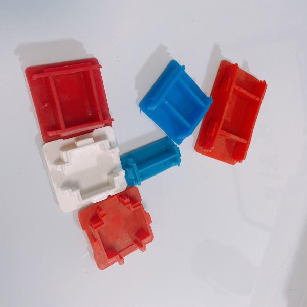 Quality 41x41MM 316 SS Plastic Unistrut Caps Red Blue Unistrut PVC Cover for sale