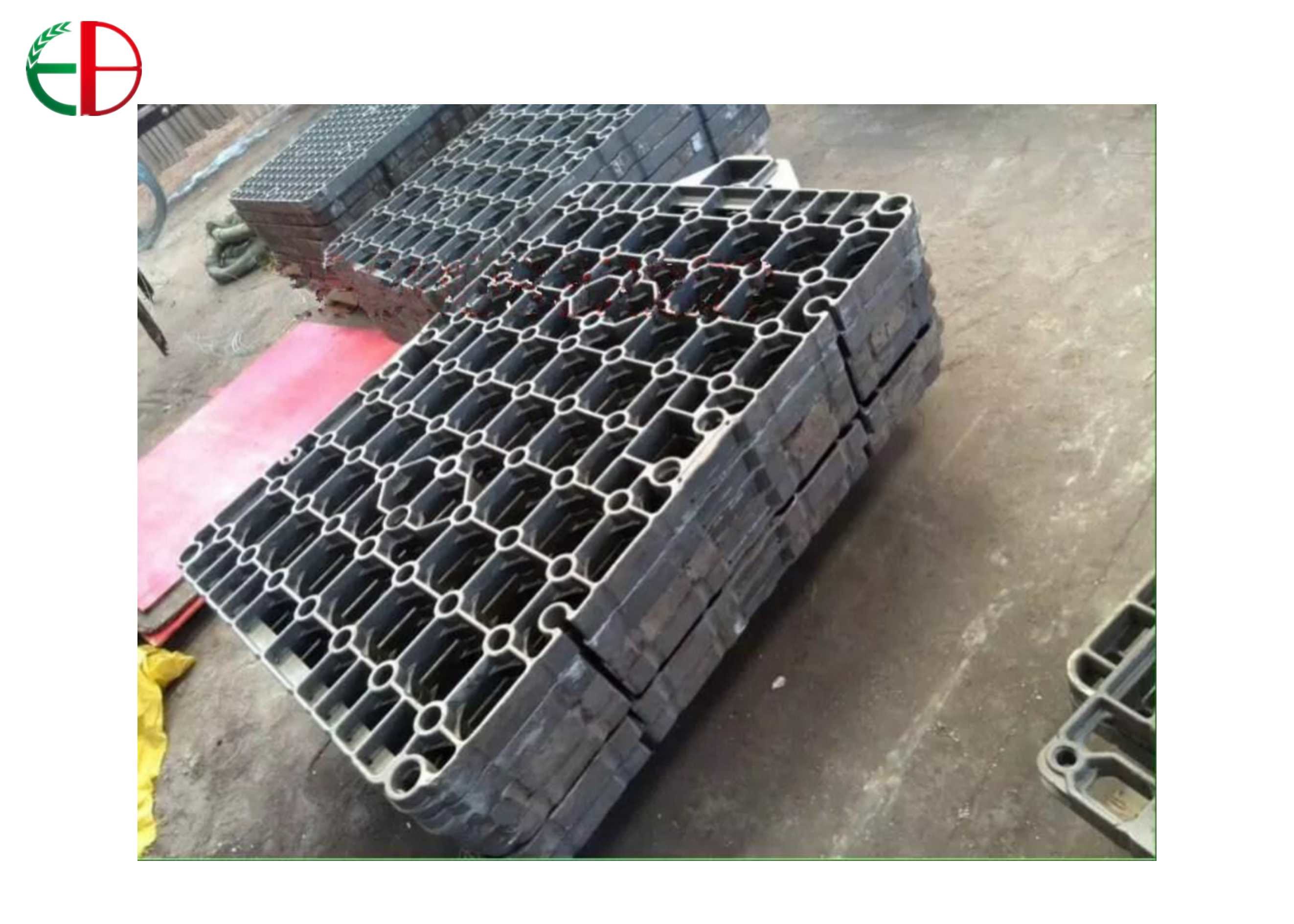 China Tray Casting / Heat Treatment Fixtures For Continuous Oil Carburising Furnaces for sale