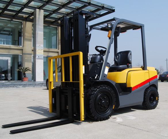Quality 2.5 Ton Heavy Machinery Forklift , Automatic Warehouse Material Handling Equipment for sale