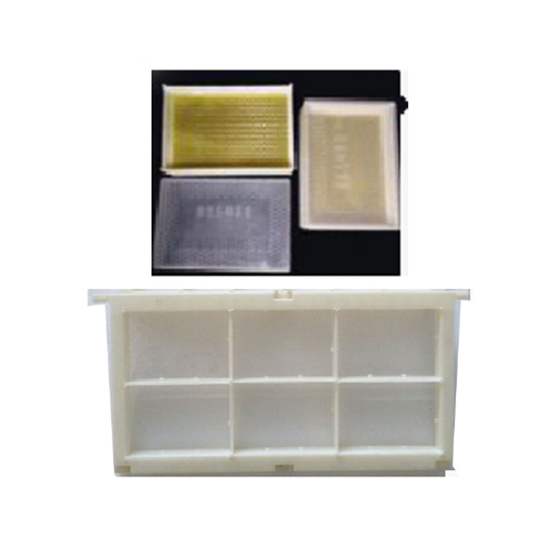 China Plastic Beekeeping Equipment 6 or 12 Comb Honey Boxes With Comb Honey Frame factory